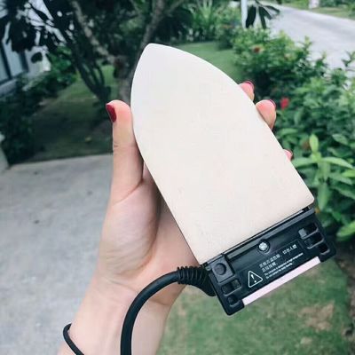1.5m longueur du cordon 220W puissance de fer à sec pour le repassage portable et pratique