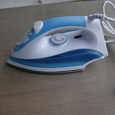 Fer à vapeur 230V certifié RoHS LM-188 Parfait pour les besoins de repassage